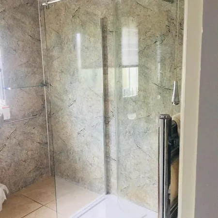 לינה וארוחת בוקר Blacksmiths Boutique 4*